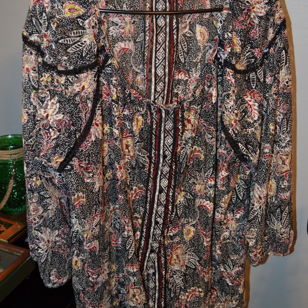 Cato blouse with button down - Gorgeous print